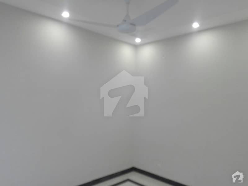 سن فورٹ گارڈنز لاہور میں 4 کمروں کا 5 مرلہ مکان 1. 25 کروڑ میں برائے فروخت۔