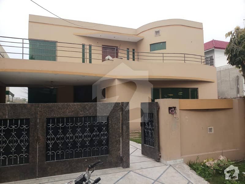 Kanal Well Maintained Bungalow Phase III Lahore