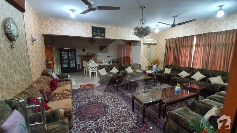 نیو مسلم ٹاؤن لاہور میں 6 کمروں کا 2 کنال مکان 8.5 کروڑ میں برائے فروخت۔