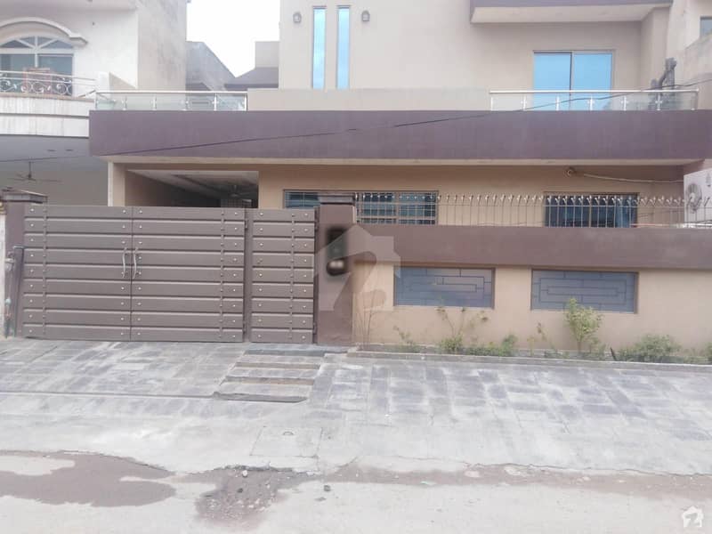 10 Marla House Is Available For Sale 10 Marla House Is Available For Sale