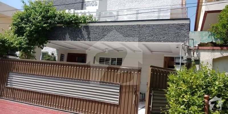 09 Police Foundation Owner Built Triple Storey Kanal House For Sale
