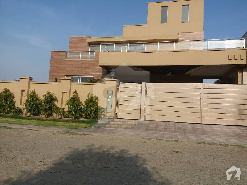 1 Kanal Designer House With Full Basement In State Life Lahore Cantt Designed By Well Known Architect  Eye Catching Items All Bedrooms Having Good Size Solid Beds