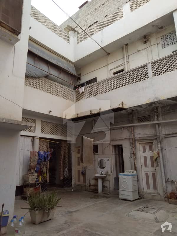 دیگر کراچی میں 6 کمروں کا 9 مرلہ مکان 3.1 کروڑ میں برائے فروخت۔
