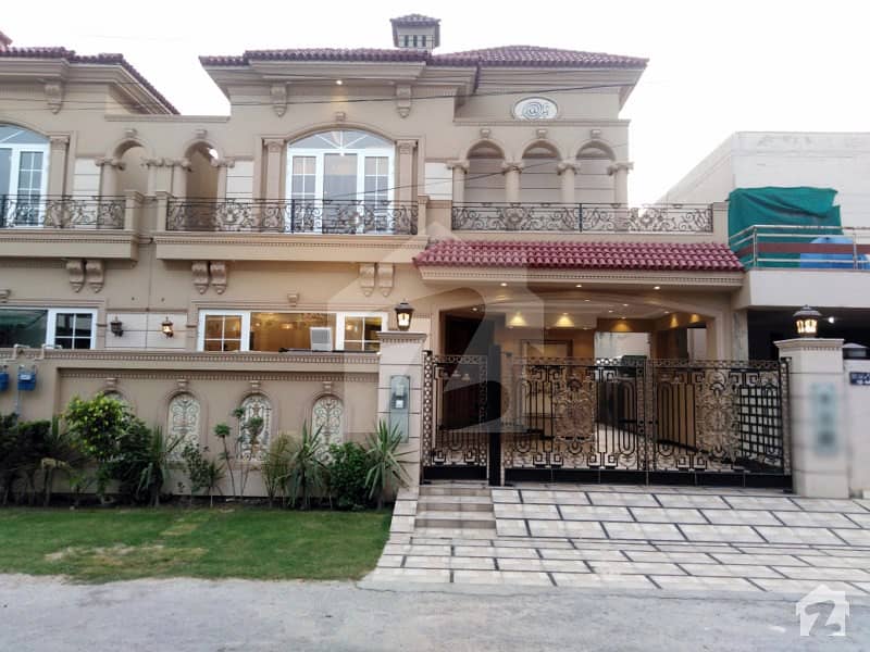 10 Marla House For Sale In Dha Phase 8 Lahore