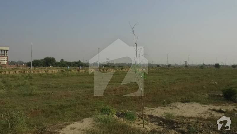 1 KANAL PLOT FOR SALE BLOCK Y CONSTRUCT HOUSE ANY TIME