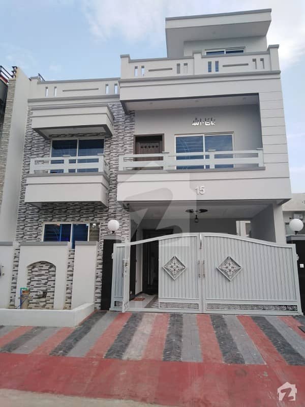 Real Pics 30x60 Brand New Outclass House For Sale