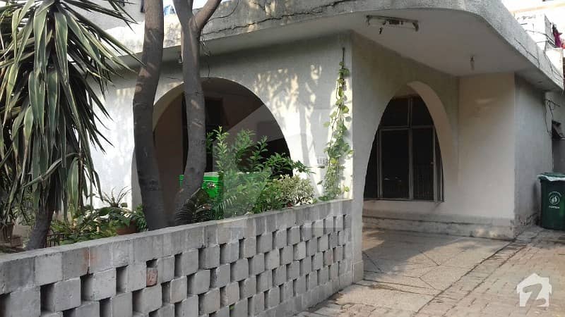 Model Town Block E Kanal Old Structure House Sale In Plot Price