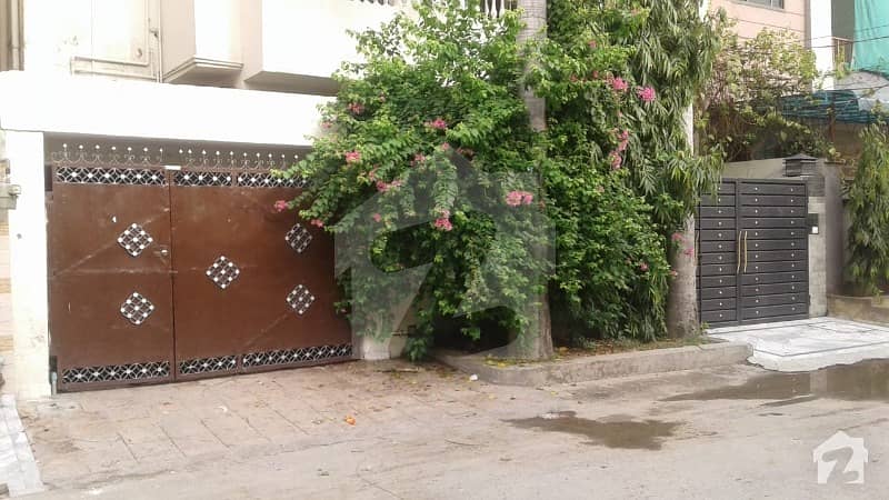 10 Marla Residential House Upper Portion  Is Available For Rent At Township  Sector B2 At Prime Location