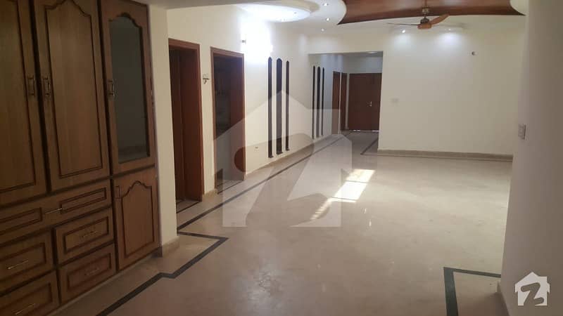 او پی ایف ہاؤسنگ سکیم - بلاک سی او پی ایف ہاؤسنگ سکیم لاہور میں 5 کمروں کا 10 مرلہ مکان 1.85 کروڑ میں برائے فروخت۔