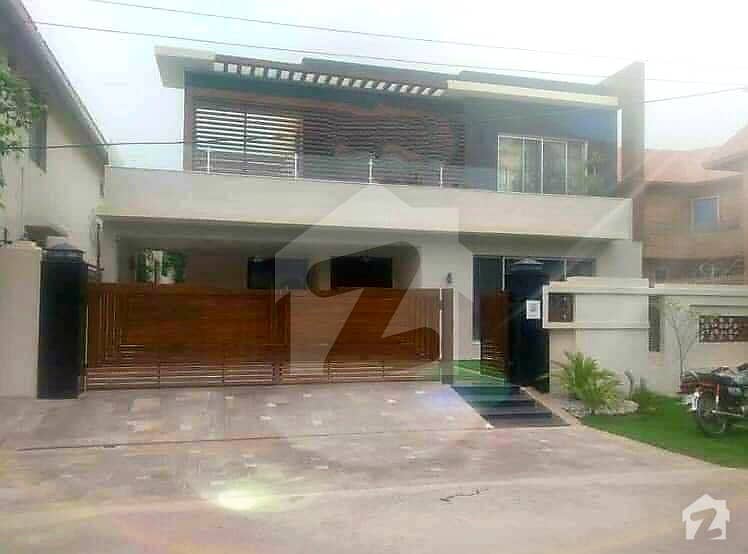 Original Pictures Attached 1kanal Strait Line Full Furnished With Full Basement Top Class Bungalow Near To McDonald Sheba Park Mosque Phase 3 Dha Lahore