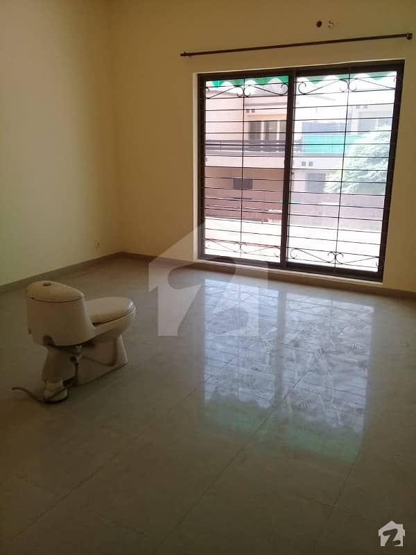 10 Marla bungalow For rent in DHA Phase  4 ee block