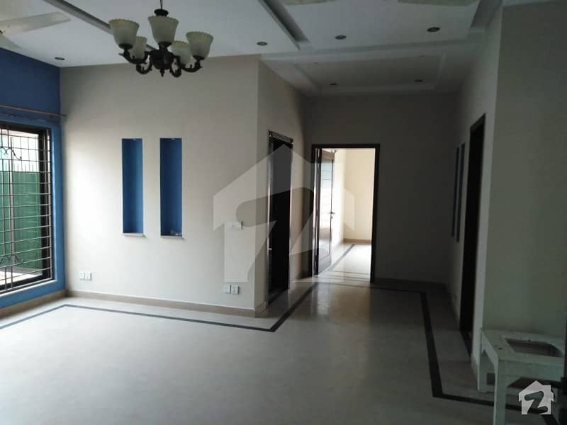 Leads Offer Kanal Upper Portion For Rent With Separate Entrance