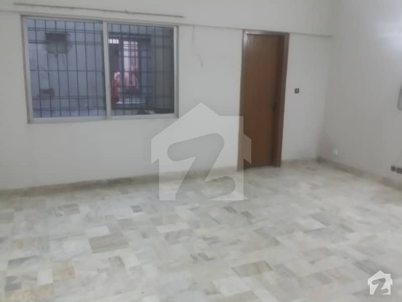 1700 SQ FIT APARTMENT 3 BED DD AT PRIME LOCATION