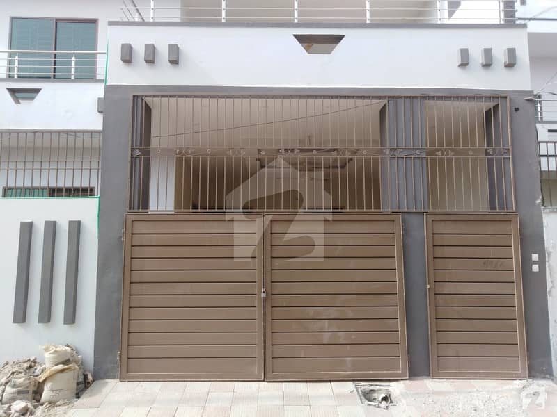 رفیع قمر روڈ بہاولپور میں 5 کمروں کا 10 مرلہ مکان 1. 45 کروڑ میں برائے فروخت۔