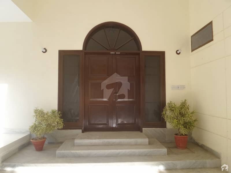 سِی ویو اپارٹمنٹس کراچی میں 3 کمروں کا 10 مرلہ فلیٹ 3. 8 کروڑ میں برائے فروخت۔