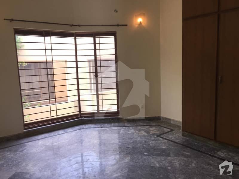 10 Marla House available for Rent in DHA Phase 4