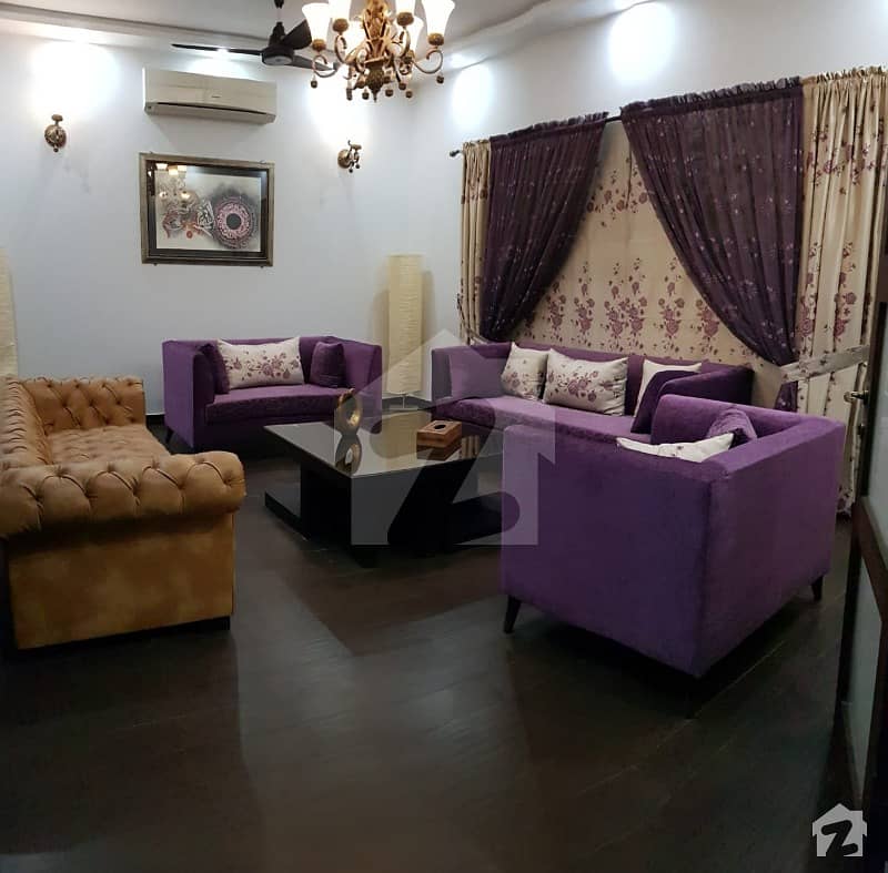 ویلینشیاء ہاؤسنگ سوسائٹی لاہور میں 6 کمروں کا 1 کنال مکان 4 کروڑ میں برائے فروخت۔