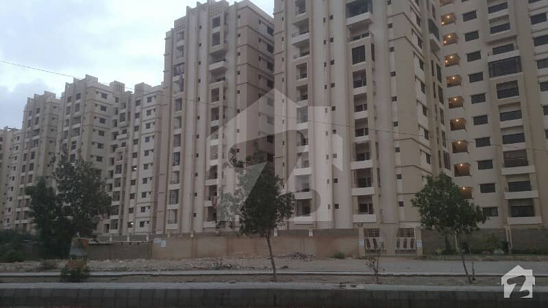 صفورا گوٹھ گلستانِ جوہر کراچی میں 3 کمروں کا 6 مرلہ فلیٹ 43 ہزار میں کرایہ پر دستیاب ہے۔