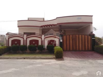10 Marla Corner Single Storey House For Sale 10 Marla Corner Single Storey House For Sale