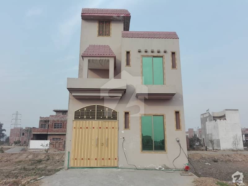 Here Is A Good Opportunity To Live In A Well-Built House