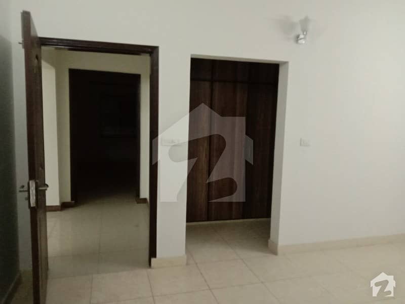 10 Marla 3 Bedroom 4th Floor Luxury Apartment In Askari 10 Sector F Available For Rent