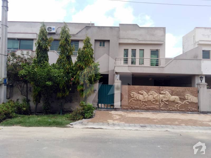 10 Marla House For Sale In Ideal Location 10 Marla House For Sale In Ideal Location