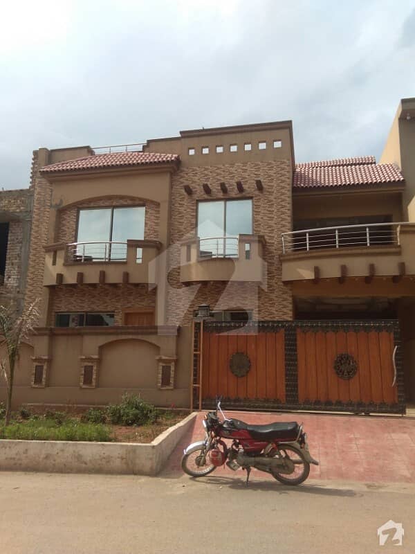 G13 House Sun Face 40*80 Double story 6 bed 7 bath 2 kitchen marble floor with all facilities reasonable price Ideal location