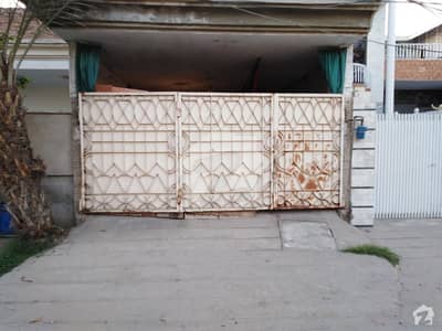 Here Is A Good Opportunity To Live In A Well-Built House Here Is A Good Opportunity To Live In A Well-Built House