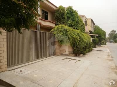 Old House Available For Rent On Girls College Road