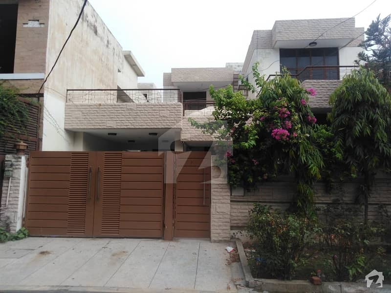 10 Marla Well Maintained Double Storey House Is Available For Sale