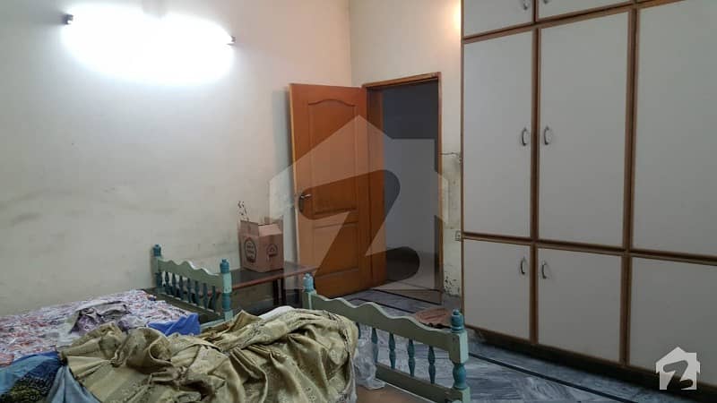 ریواز گارڈن لاہور میں 11 کمروں کا 12 مرلہ مکان 2.9 کروڑ میں برائے فروخت۔
