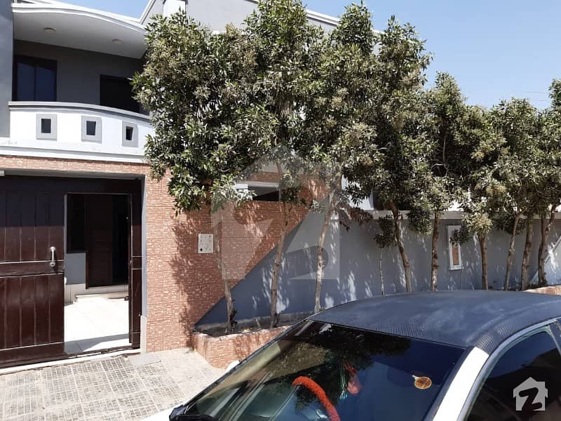 Dha Phase 8 300 Sq Yards Duplex Bungalow  For Sale   Slightly Use 5 Bedrooms