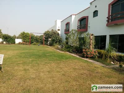4 Kanal Slightly Used Bungalow For Sale 4 Kanal Slightly Used Bungalow For Sale