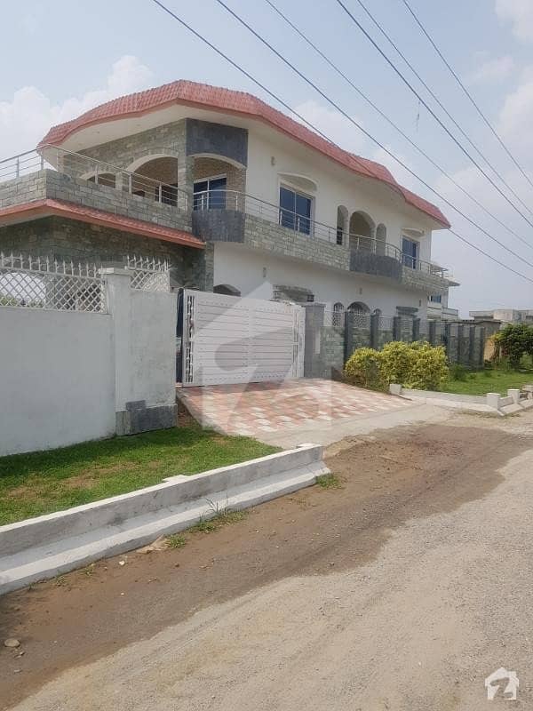 اٹامک انرجی ہاؤسنگ سوسائٹی روات راولپنڈی میں 5 کمروں کا 13 مرلہ مکان 2.2 کروڑ میں برائے فروخت۔