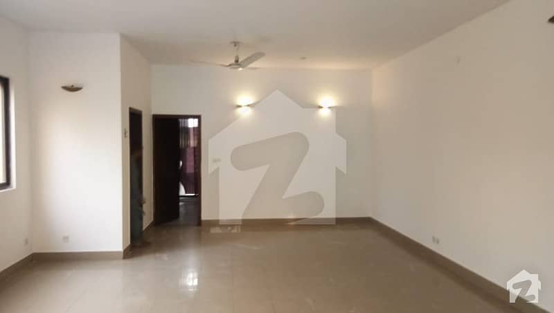 ڈی ایچ اے فیز 2 ڈیفنس (ڈی ایچ اے) لاہور میں 2 کمروں کا 1 کنال بالائی پورشن 48 ہزار میں کرایہ پر دستیاب ہے۔