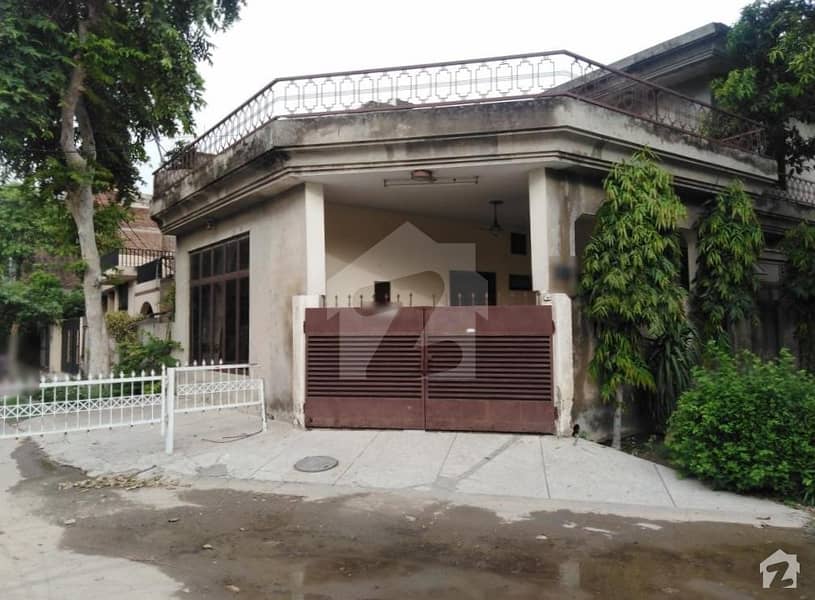 60 Feet Road 7.5 Marla Double Storey Corner House Is Available For Sale