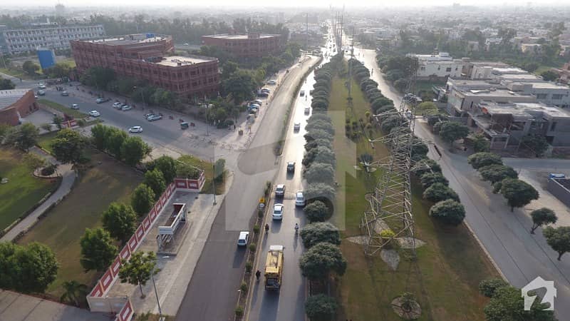 ڈی ایچ اے فیز 8 - بلاک وائے فیز 8 ڈیفنس (ڈی ایچ اے) لاہور میں 10 مرلہ رہائشی پلاٹ 83 لاکھ میں برائے فروخت۔