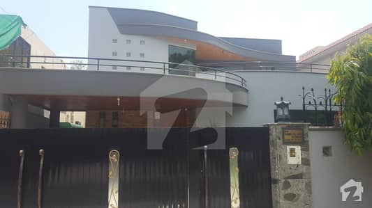 1 Kanal 5 Bed Rooms House On Rent 1 Kanal 5 Bed Rooms House On Rent