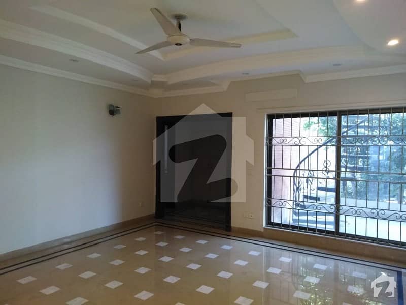 Kanal Beautiful Designer Bungalow Near To Cca Block J Phase 3 DHA Lahore