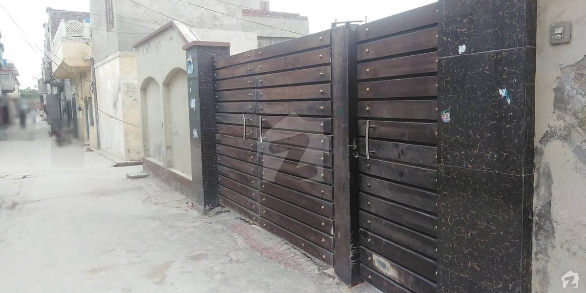 کشمیر روڈ فیصل آباد میں 10 مرلہ مکان 2 کروڑ میں برائے فروخت۔