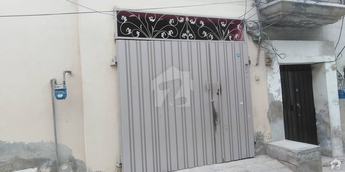 کشمیر روڈ فیصل آباد میں 2 کمروں کا 3 مرلہ مکان 40 لاکھ میں برائے فروخت۔