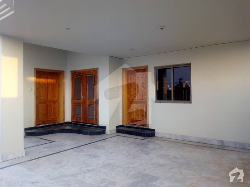 Hot Location 1 Kanal House For Rent