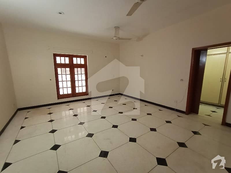 1 Kanal Lower Portion For Rent in DHA Phase 3