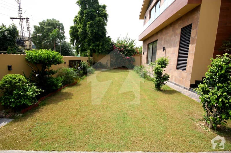 Dha Lahore Phase 8 Two Kanal Fully Furnished Palace