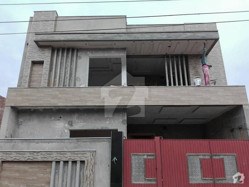 ایڈن ویلی فیصل آباد میں 7 مرلہ مکان 1. 5 کروڑ میں برائے فروخت۔