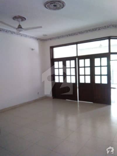 10 Marla Lower Portion For Rent Tiles Floor 10 Marla Lower Portion For Rent Tiles Floor