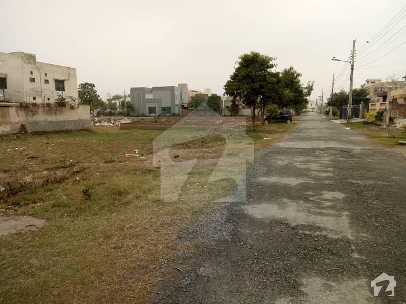 One Kanal  possession plot available for sale posh area