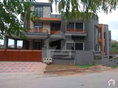 1 Kanal Corner House For Sale 1 Kanal Corner House For Sale