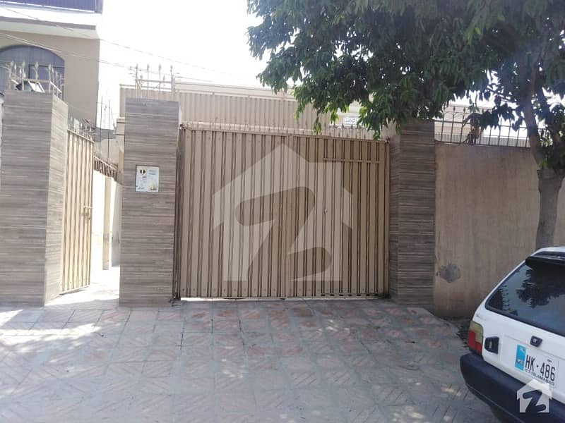 1 Kanal House For Sale  Of Prime Location Of Shalman Park