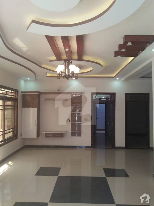 گلشنِ معمار - سیکٹر آر گلشنِ معمار گداپ ٹاؤن کراچی میں 6 کمروں کا 10 مرلہ مکان 2. 4 کروڑ میں برائے فروخت۔